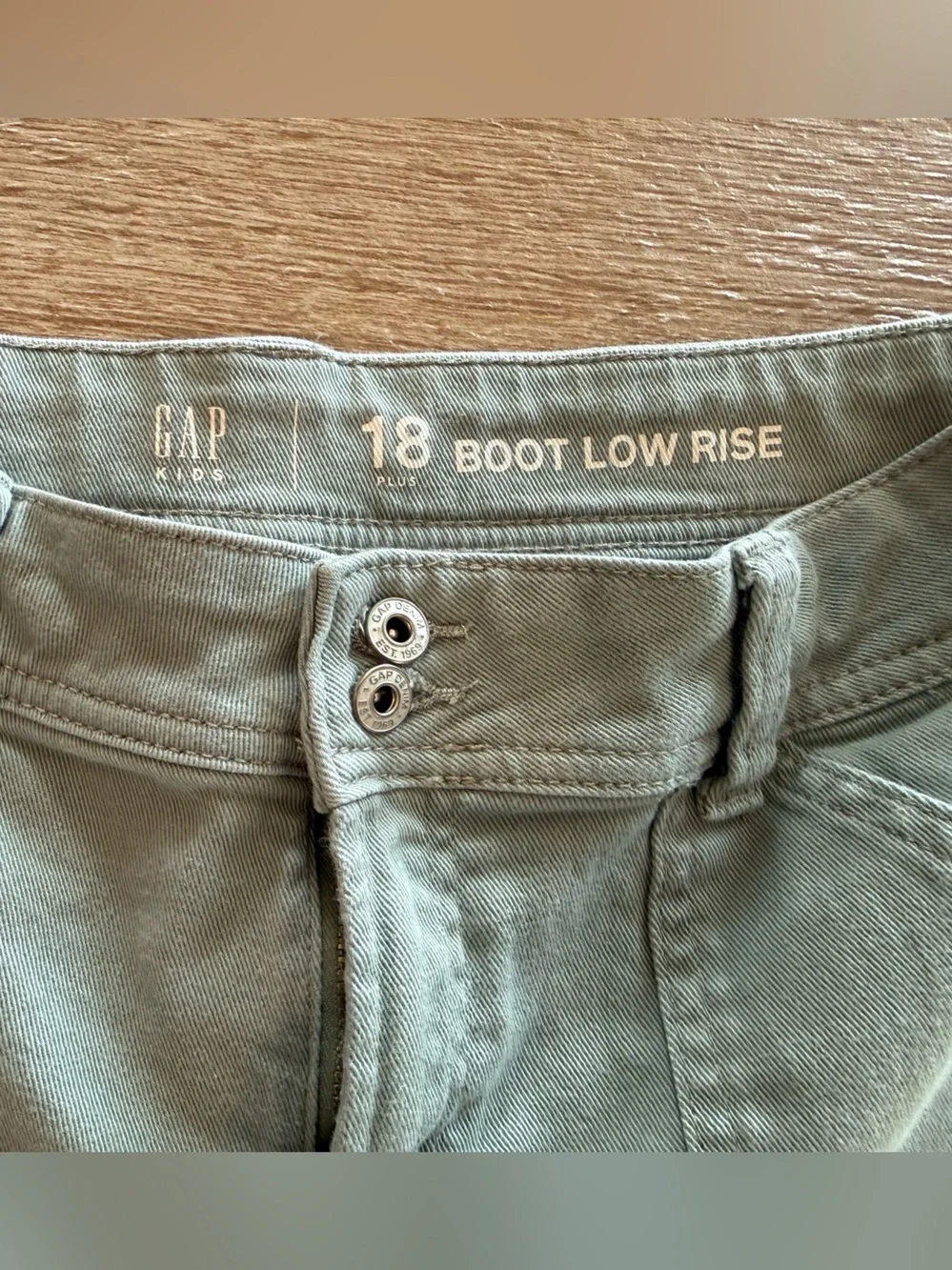 GAP Kids Cargo Jeans in Sage Green